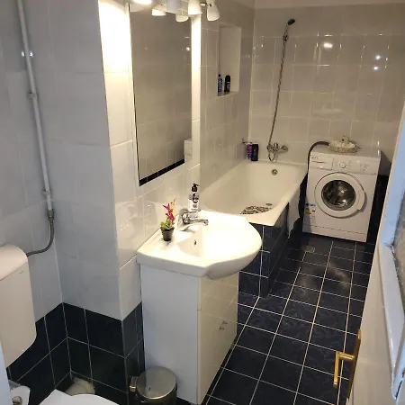 Melia * Bucureşti